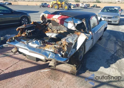 1961 Chevrolet Corvair из США, поврежденный, VIN 3TMM4FNXAM22795